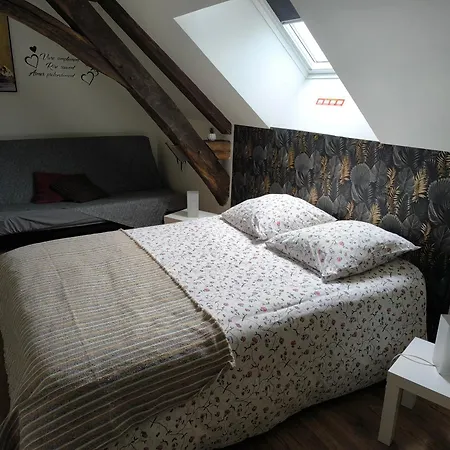 La Bruyere - -
